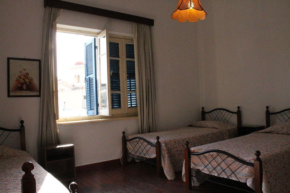Trianon Hostel Paphos Exterior photo