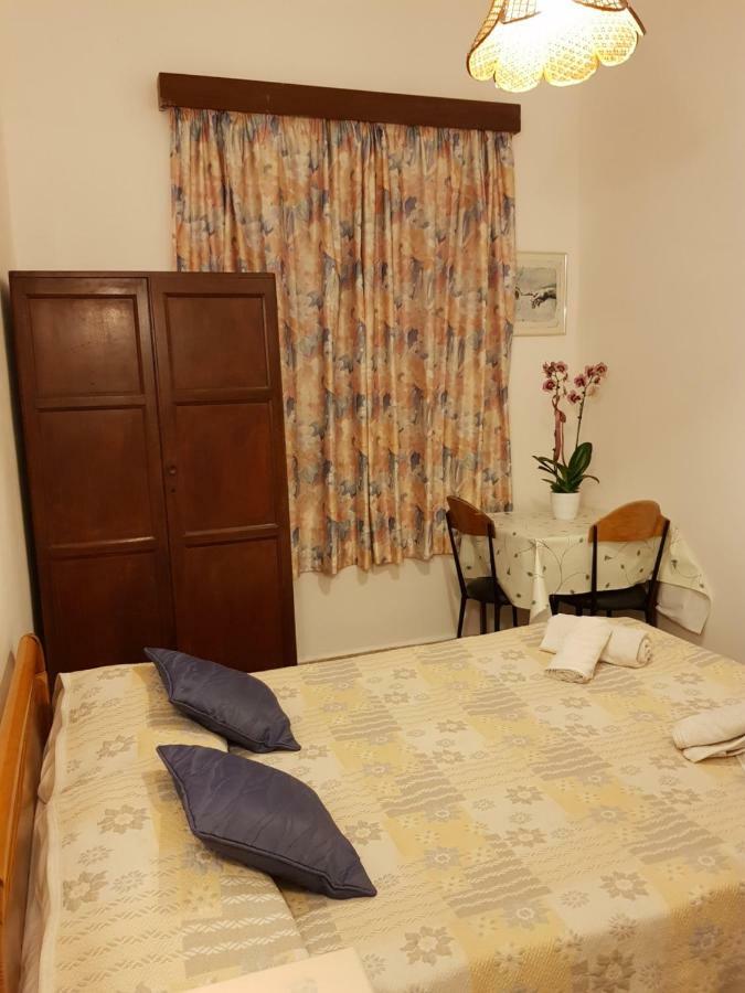 Trianon Hostel Paphos Exterior photo